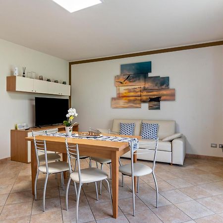 Bluemoon -Luminoso Apt Con Piscina Lazise Eksteriør billede