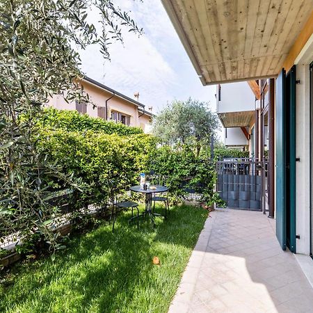 Bluemoon -Luminoso Apt Con Piscina Lazise Eksteriør billede