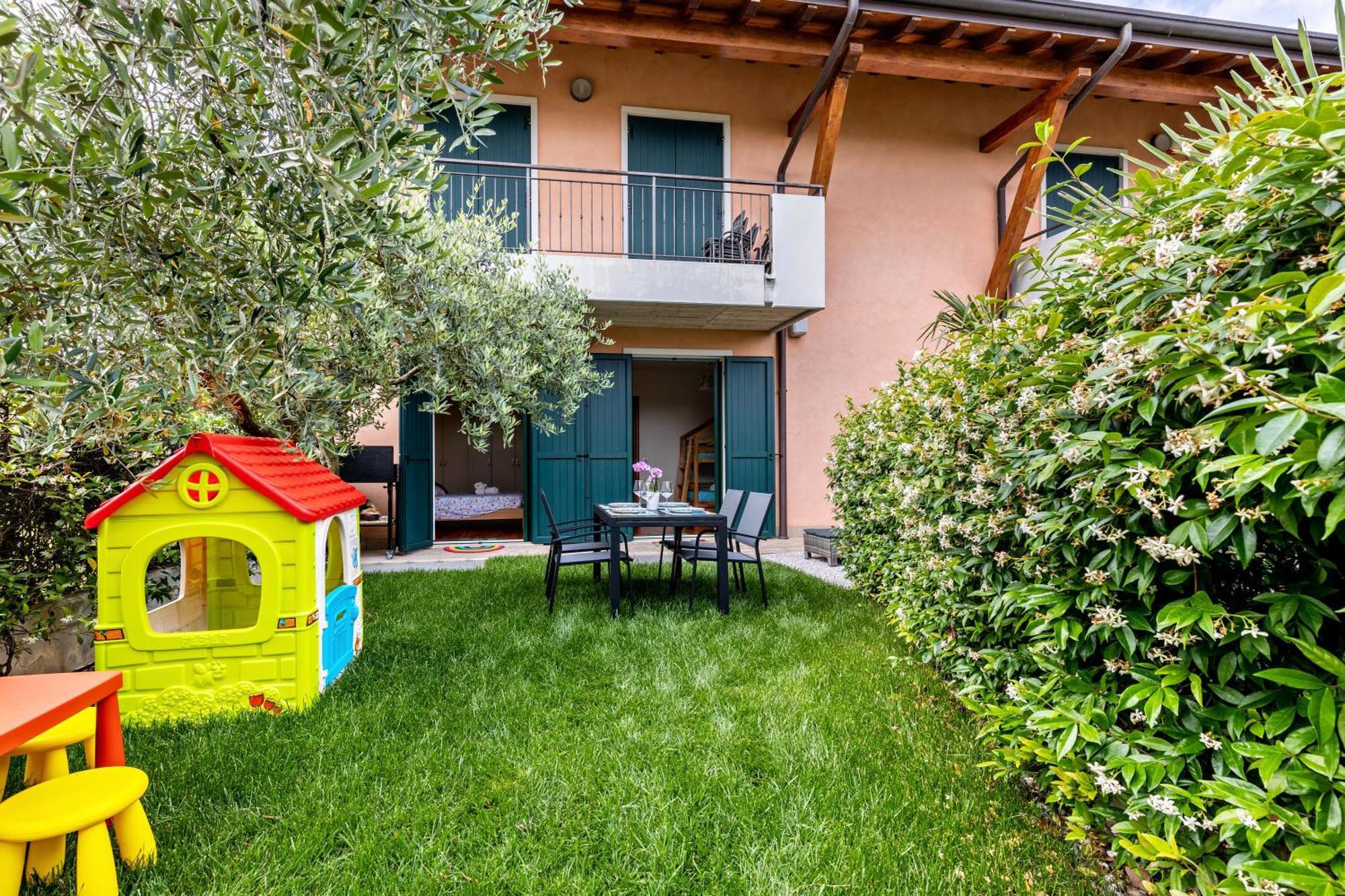 Bluemoon -Luminoso Apt Con Piscina Lazise Eksteriør billede